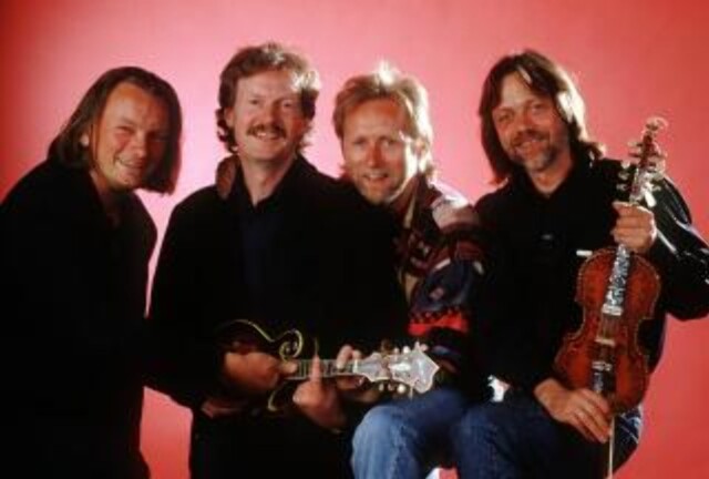 - GITARKAMERATENE:. Jan Eggum, Øystein Sunde, Halvdan Sivertsen og Lillebjørn Nilsen på toppen av sin storhetstid i 1993.
Foto: Jan Greve / SCANPIX - GITARKAMERATENE:. Jan Eggum, Øystein Sunde, Halvdan Sivertsen og Lillebjørn Nilsen på toppen av sin storhetstid i 1993.
Foto: Jan Greve / SCANPIX